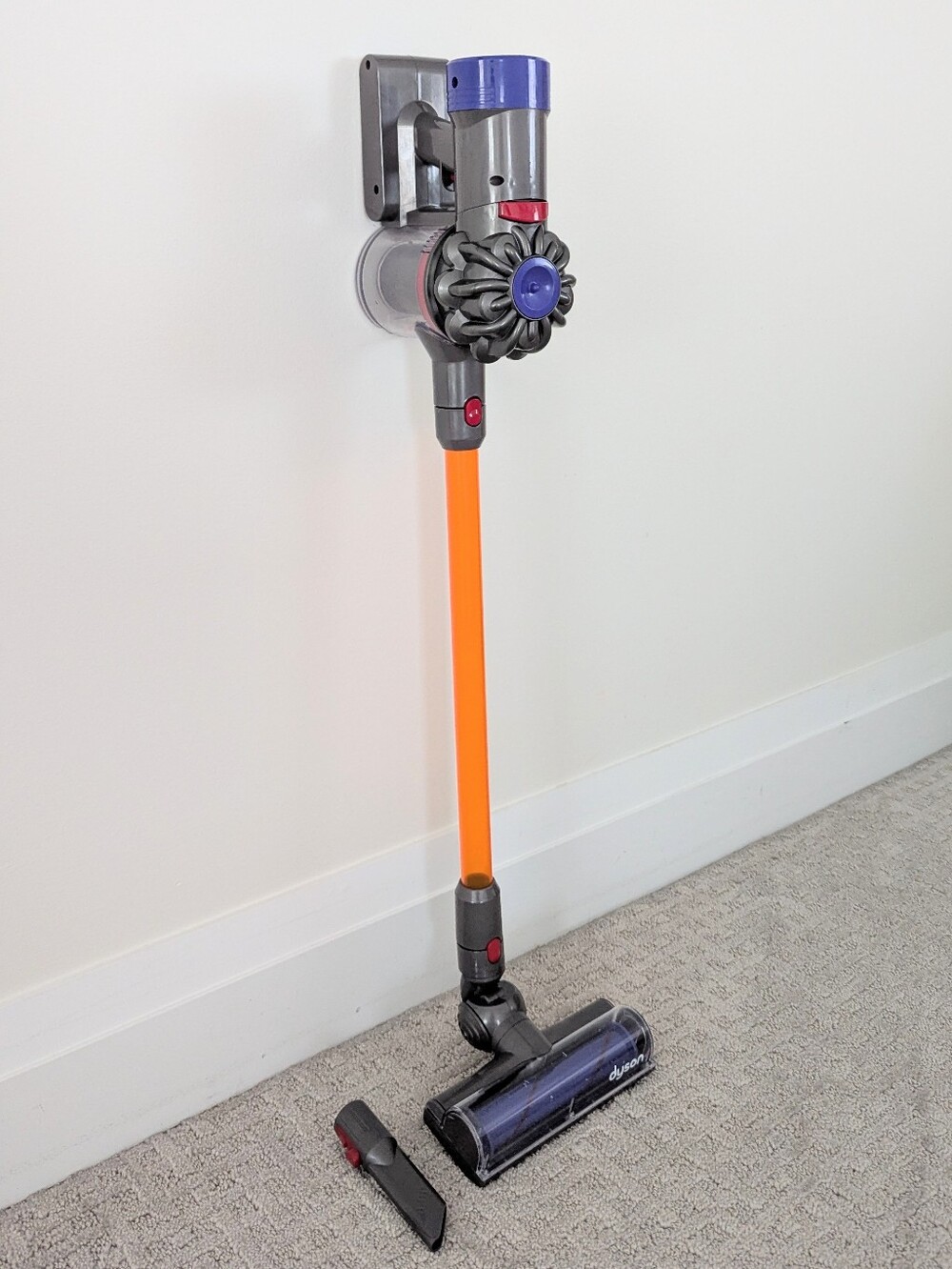 Casdon Dyson Cordless Interactive Vacuum Toy